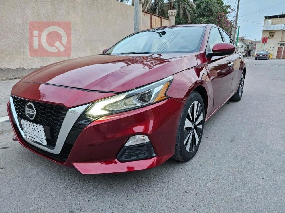 نيسان ألتيما